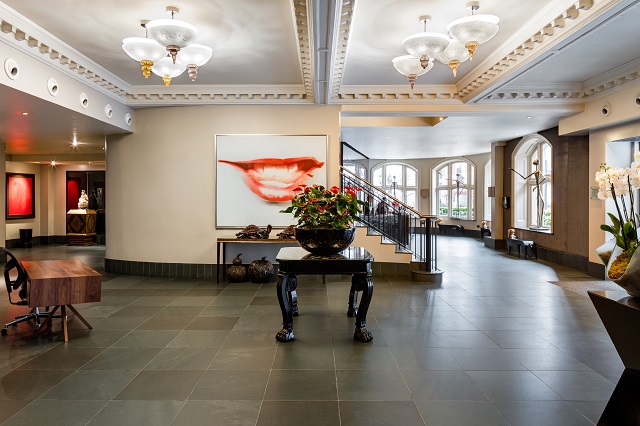 Radisson Blu Edwardian Bloomsbury Street Hotel lobby