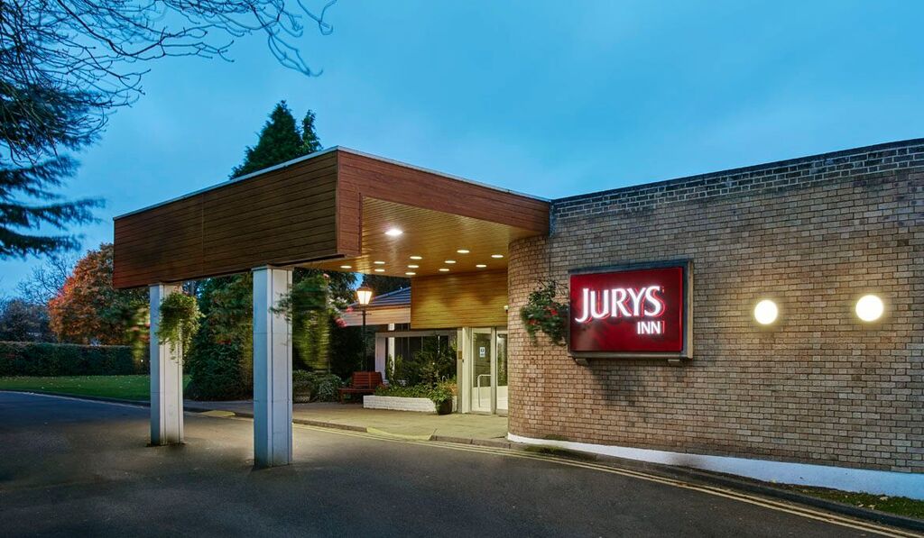 outdoor building of Jurys Inn Cheltenham